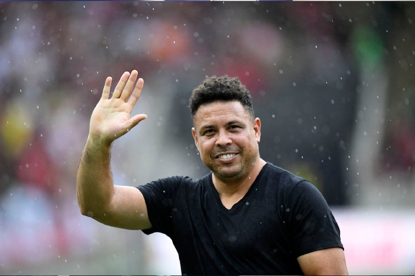 Ronaldo desiste da candidatura para presidente da CBF